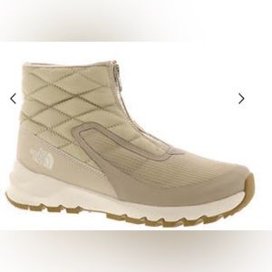 The North Face ThermoBall
Progressive Zip (Women's Size 9
I Brand New With Box)